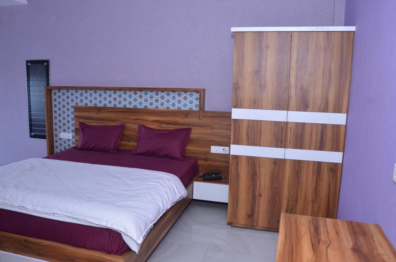 Hotel Blue Bell Raiwala Buitenkant foto